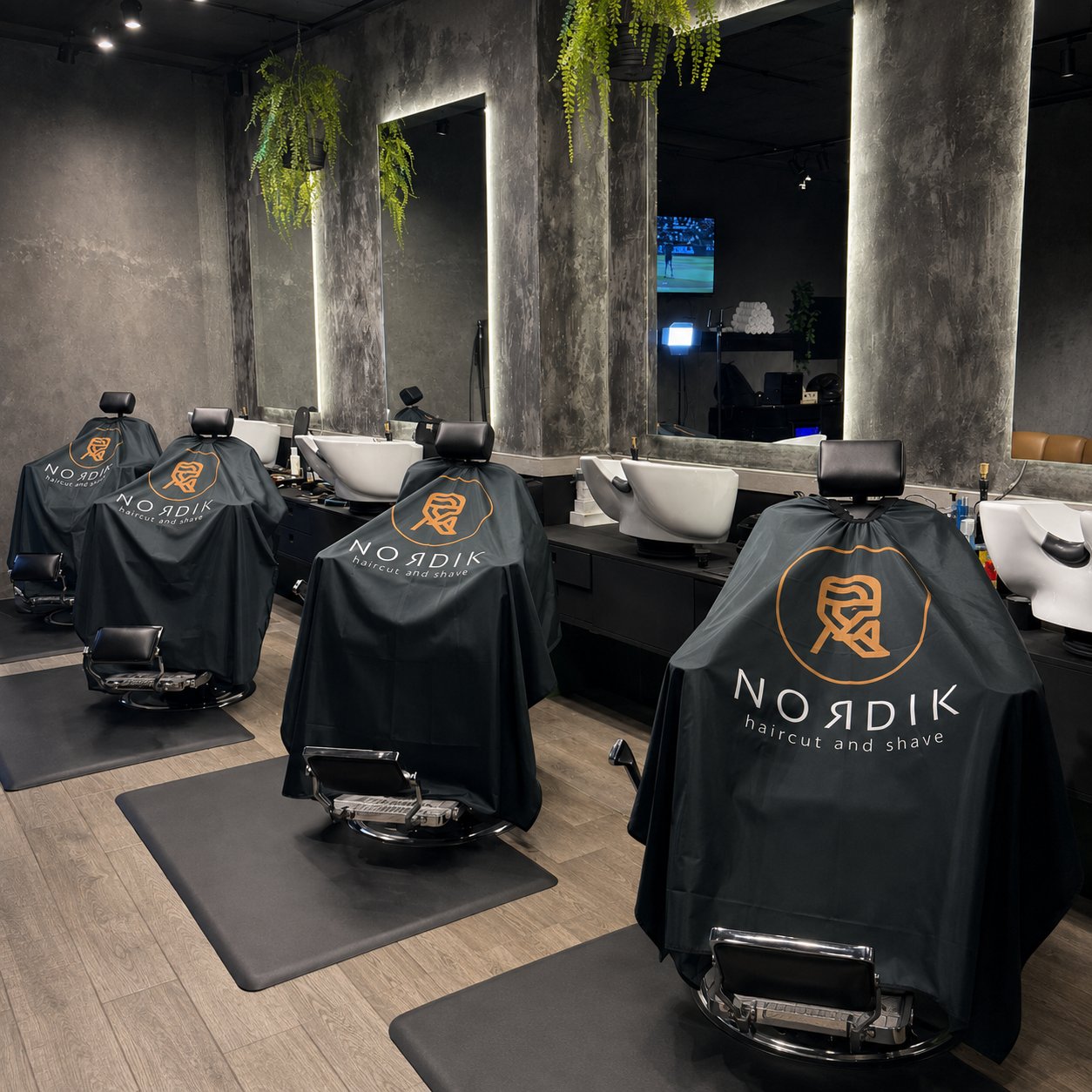 El estudio de NORDIK con sus sillas y capas